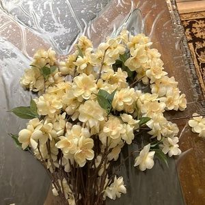 artificial flowers